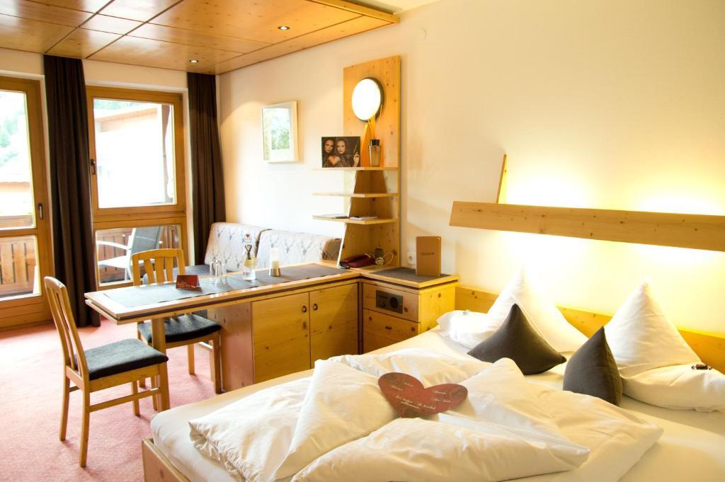 Hotel Garni Hainbacherhof Sölden Quarto foto